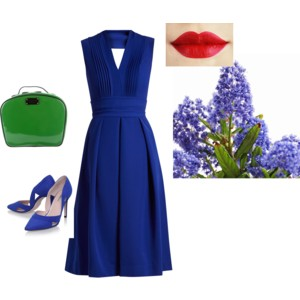 blue dress with green cluch uand blue shues